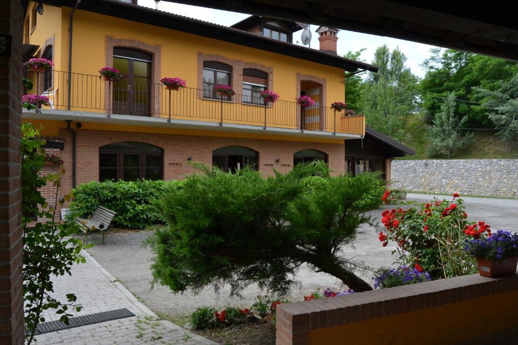 Trattoria Vecchio Mulino Niella Tanaro Exterior foto